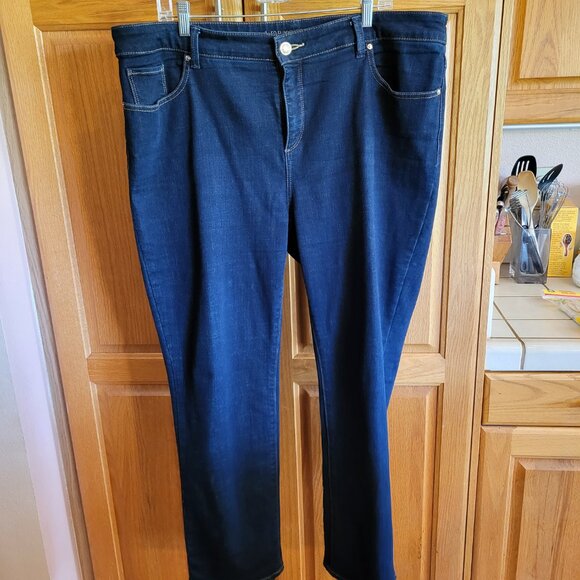 Chico's So Slimming Straight Leg Jeans - Size 3 Short - Picture 2 of 6